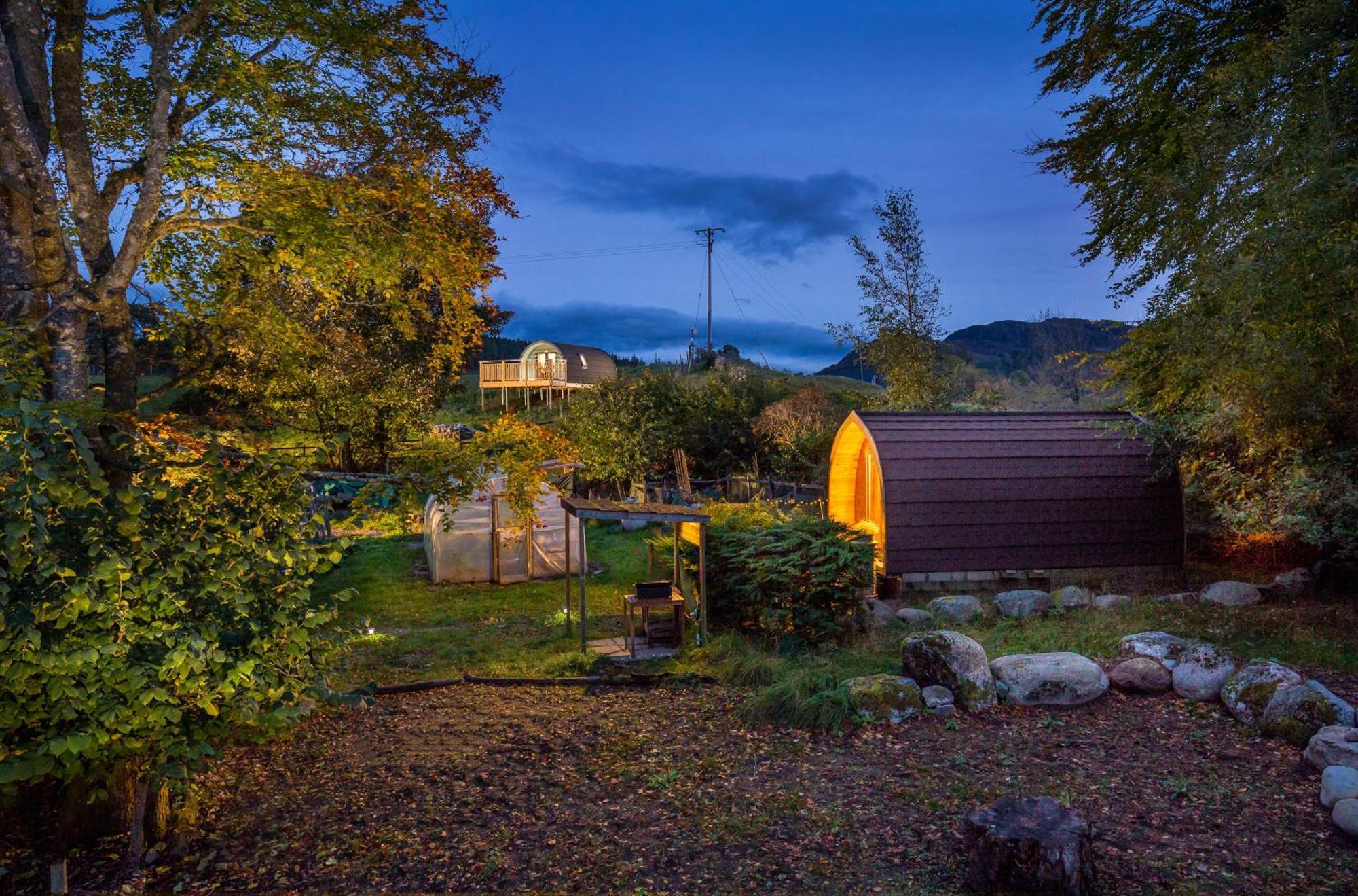 Spectacular Mountain View Ecopod Villa Newtonmore Eksteriør billede
