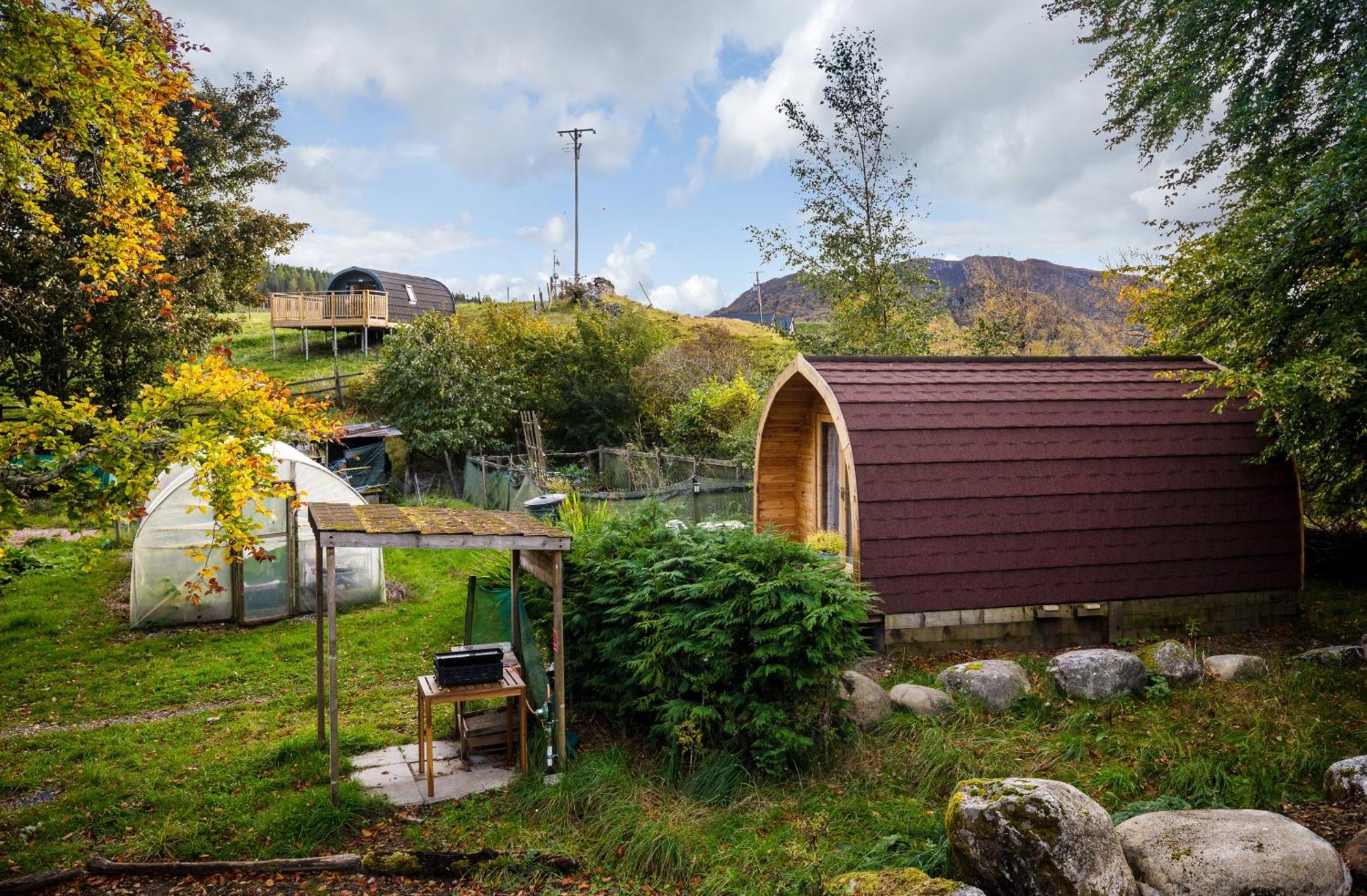 Spectacular Mountain View Ecopod Villa Newtonmore Eksteriør billede
